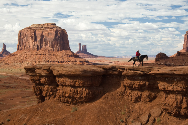 John Ford's Point Monument Valley - Von I, Luca Galuzzi, CC BY-SA 2.5, https://commons.wikimedia.org/w/index.php?curid=2689277https://commons.wikimedia.org/w/index.php?curid=2689277