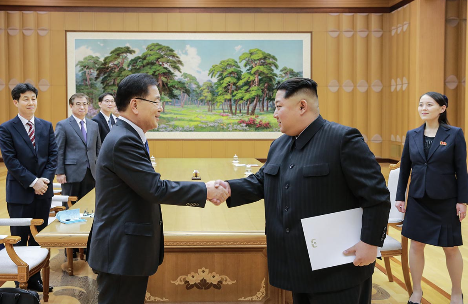 https://commons.wikimedia.org/wiki/File%3AChung_Eui-yong_and_Kim_Jong-un.jpg