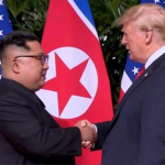 Kim und Trump beim ersten Händedruck Foto The Hispanic Conservative Facebook
