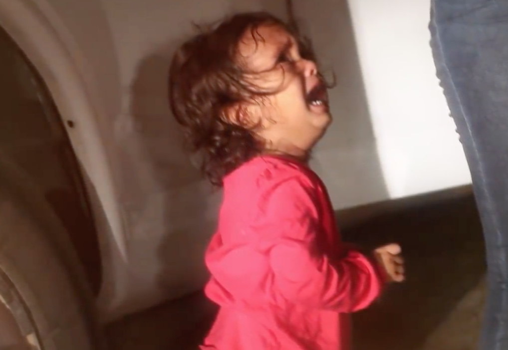 Weinendes Kleinkind aus Honduras