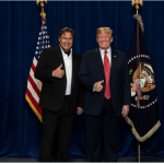 VIPAnon und Trump beim Foto-Shooting