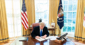Präsident Donald Trump in Oval Office