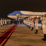 Präsident Donald Trump landet in Hanoi Vietnam Official White House Photo by Shealah Craighead
