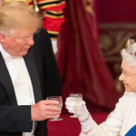 Trump und Queen Elizabeth prosten sich zu
